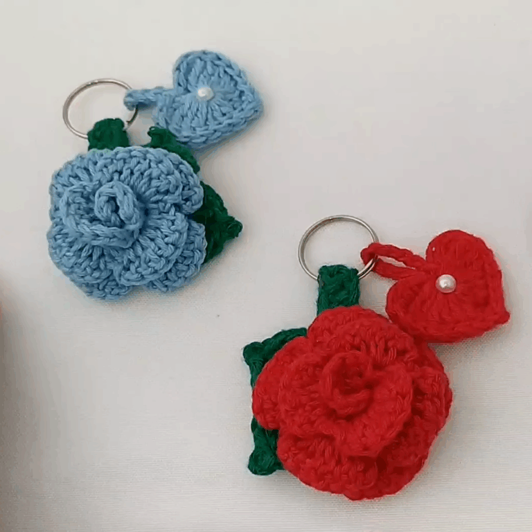 Lightweight Free Crochet Rose Keychain Pattern for Everyday Charm