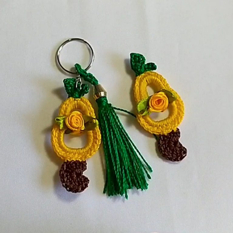 How Crochet Cashew Fridge Magnet Keeps Reminders in Place