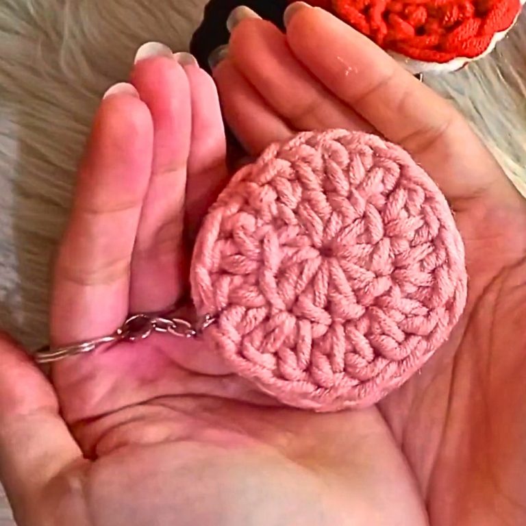 Detailed Crochet Cookie Keychain Pattern That Looks Realistic