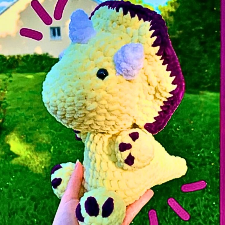 Adorable free Crochet Triceratops Pattern for Collectibles