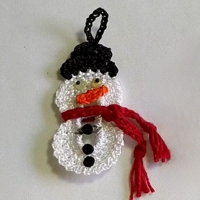 Frosty Crochet Snowman Fridge Magnet Pattern for Holiday Cheer