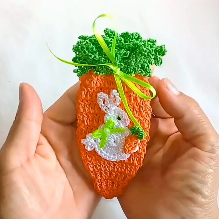 Lightweight Free Crochet Souvenir Carrot Pattern for Décor or Gifts