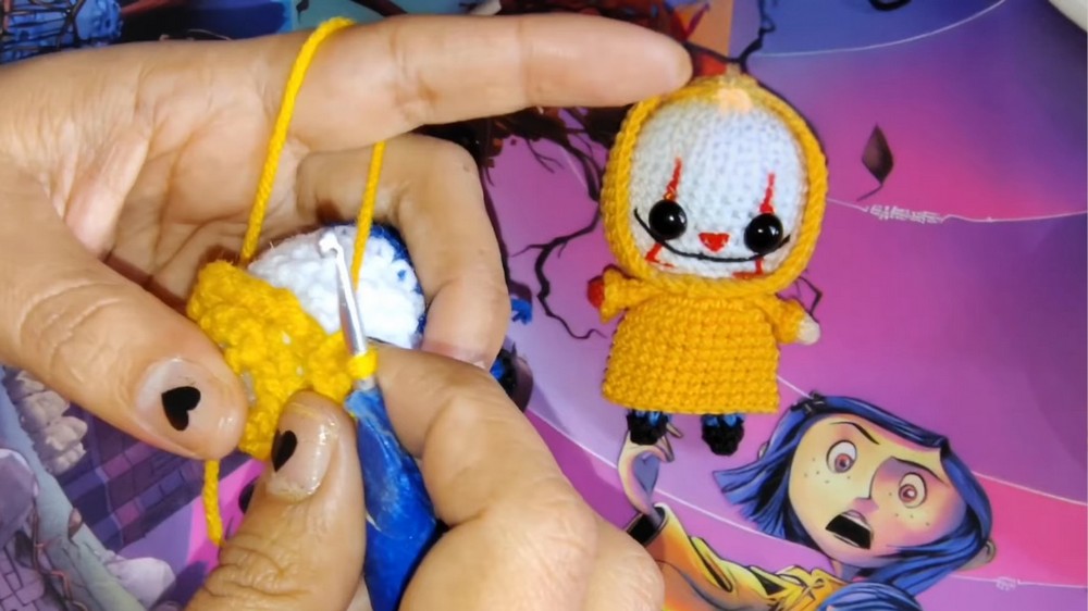 Crochet Pennywise Amigurumi