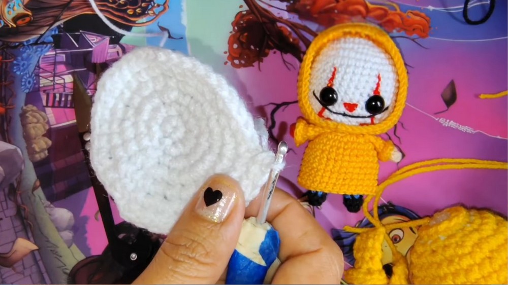 Crochet Pennywise Amigurumi