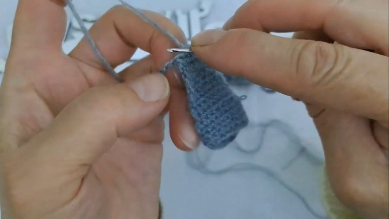 Crochet Mini Mouse Finger