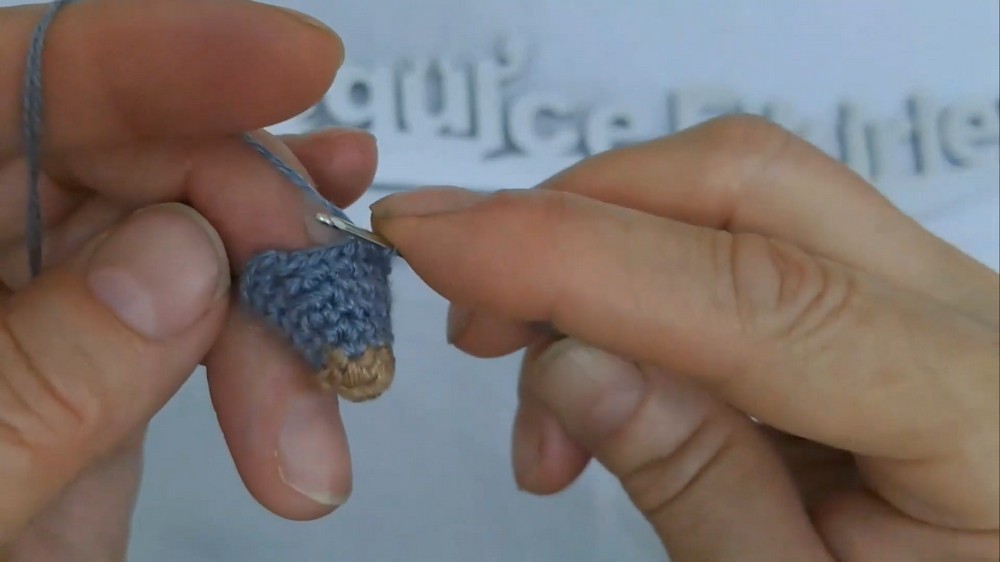 Crochet Mini Mouse Finger