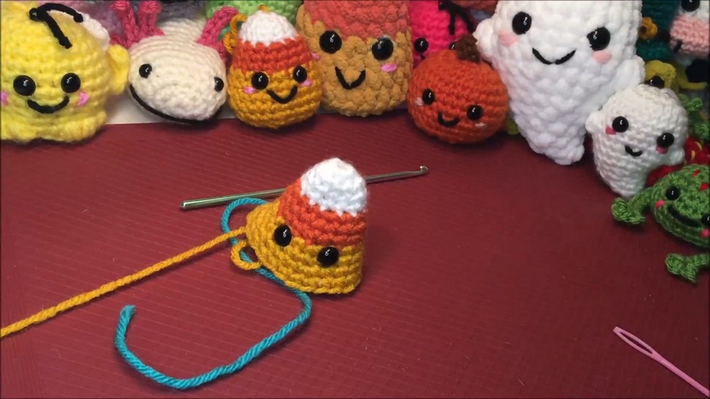 Crochet Candy Corn Amigurimi