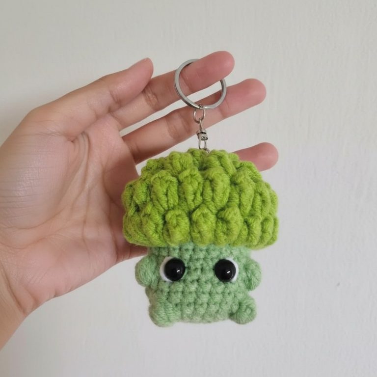 Charming Crochet Broccoli Keychain Pattern for Bags