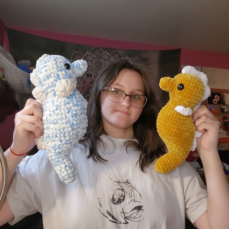 Playful Crochet Seahorse Amigurumi Pattern With Underwater Vibes