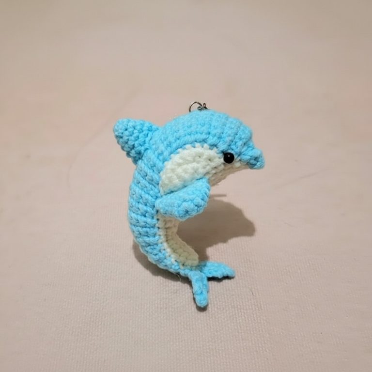 Cheerful Crochet 6 Dolphins Pattern For Ocean-Themed Decor
