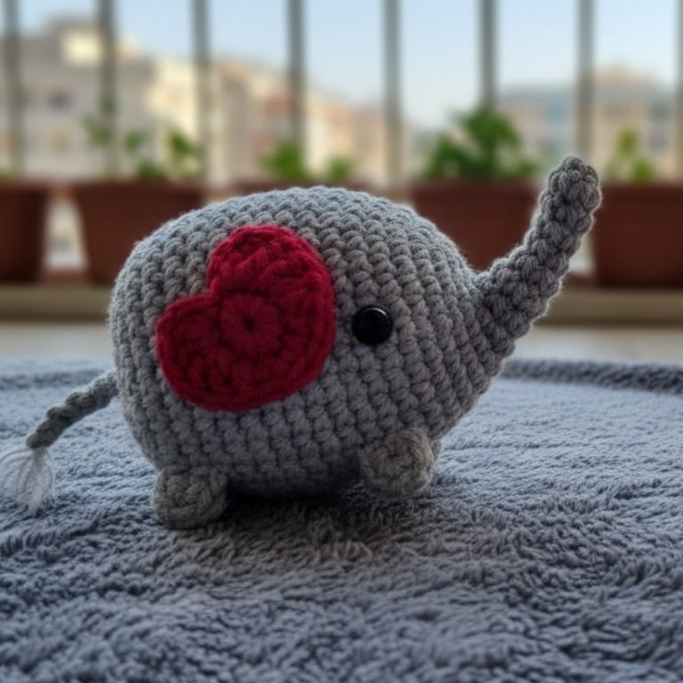 Charming crochet elephant pattern for tiny decorative delights
