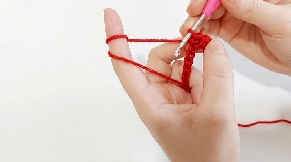 How to Crochet Teacher's Gift Apple Amigurumi 3