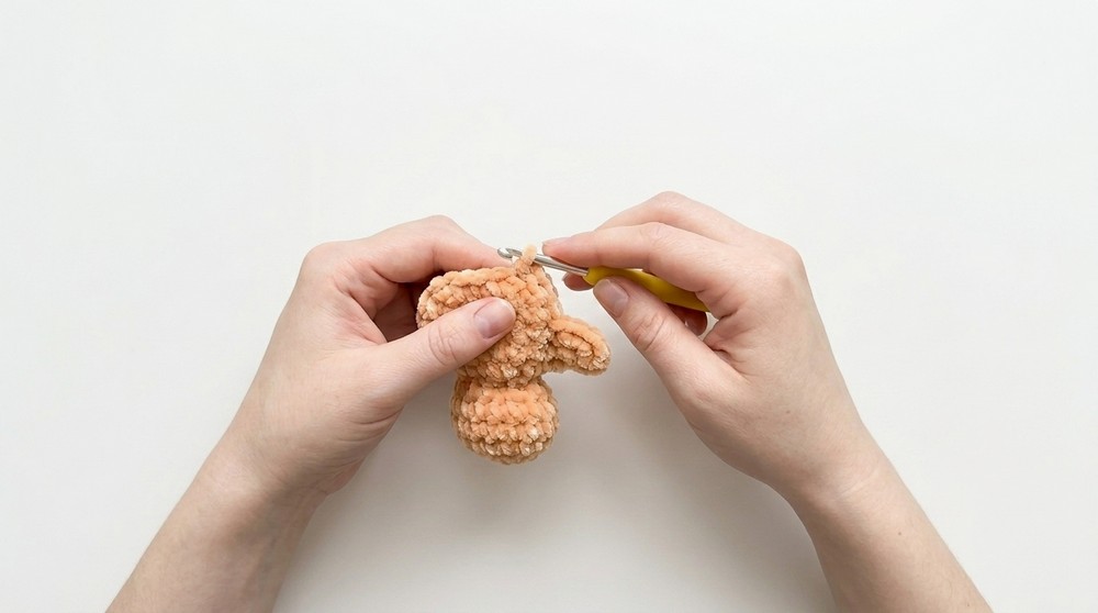 How to Crochet a Mini Turtle Keychain 4