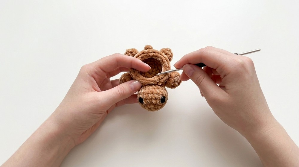 How to Crochet a Mini Turtle Keychain 5