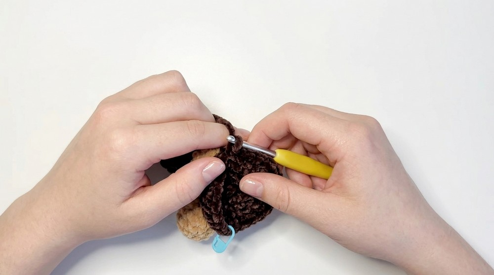 How to Crochet a Mini Turtle Keychain 7