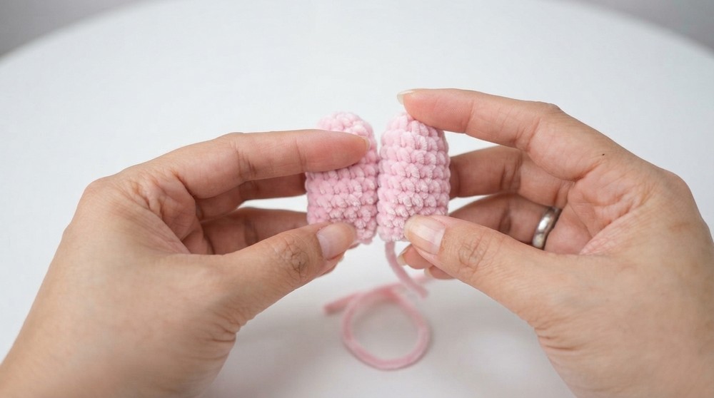 AMIGURUMI BUNNY KEYCHAIN 7