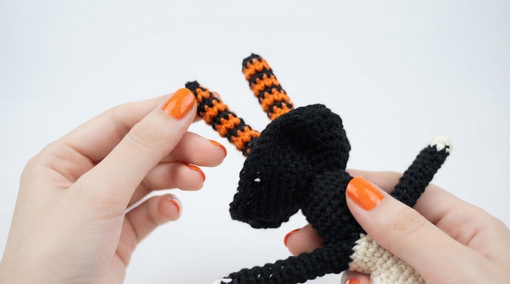 AMIGURUMI HALLOWEEN DOLL 8