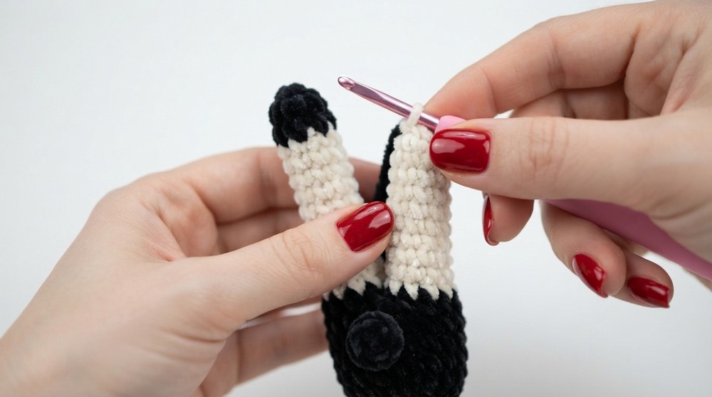 AMIGURUMI MORTICIA ADDAMS (younger version) 7