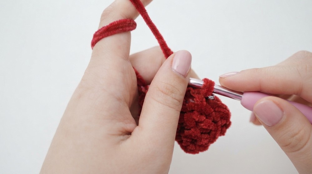 AMIGURUMI STRAWBERRY 4