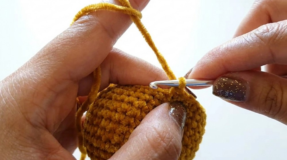 AMIGURUMI WINNIE THE POOH 5