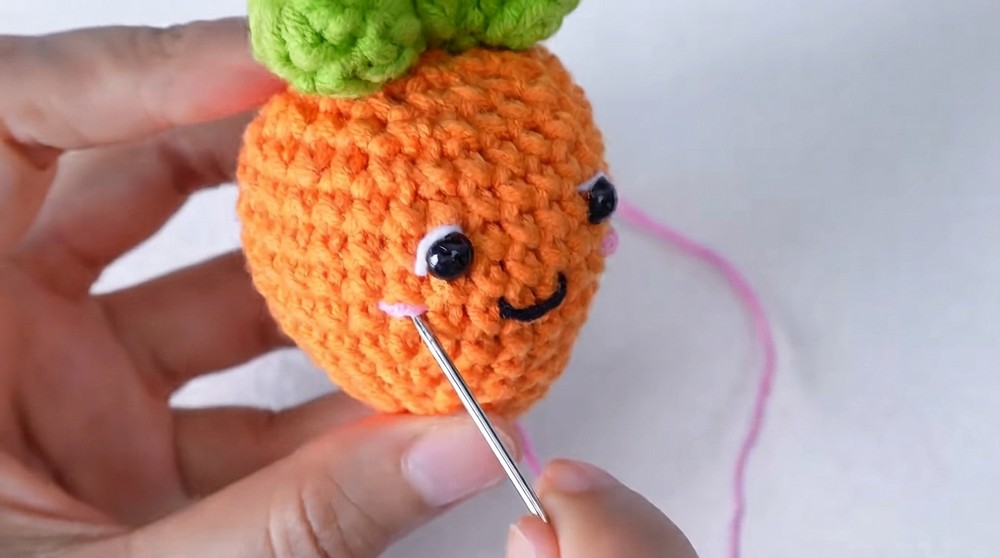 Crochet Carrot Keychain Step by Step (1)