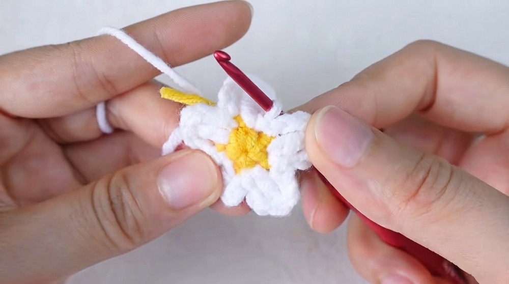 Crochet Cute Heart Cactus Tutorial (1)