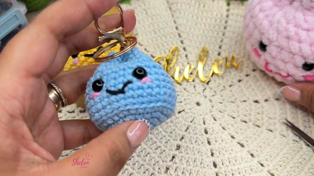 Crochet Dumpling Keychain and Squishy 🥟✨ Easy, Quick and Adorable Step-by-Step Tutorial (7)
