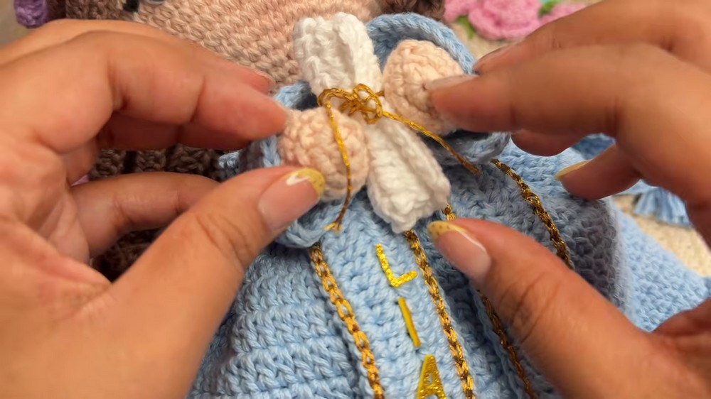 Crochet Graduation Accessories 🎓 Cap, Diploma and Stole for 20cm Amigurumi Doll 8