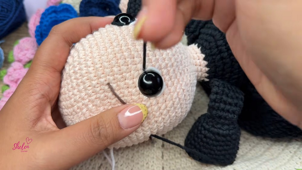 Crochet Graduation Bouquet Step by Step 🎓 20cm Easy and Elegant Amigurumi (3)