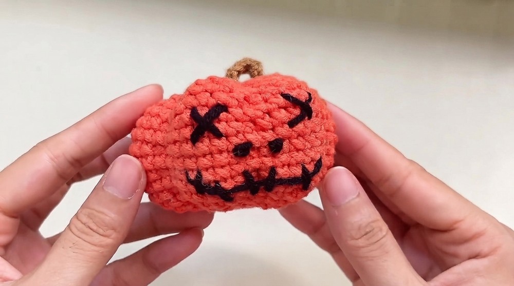 Crochet Halloween pumpkin Pattern (3)