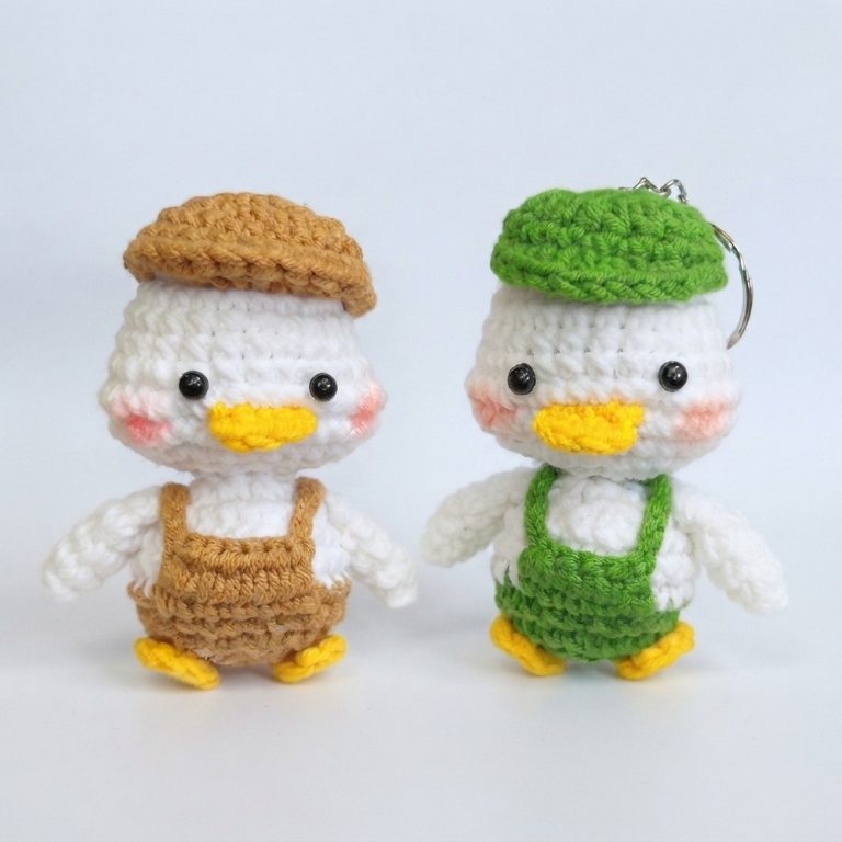 Crochet Mini Dress-up Duck Tutorial (1)