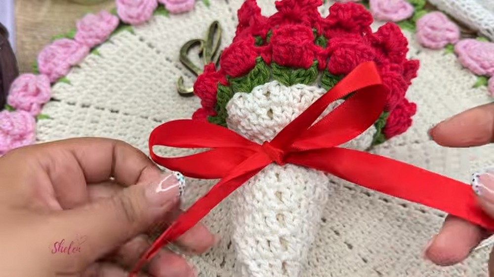 Crochet Mini Tulip Bouquet Rug 🌷 Step-by-Step Tutorial 30 cm (10)