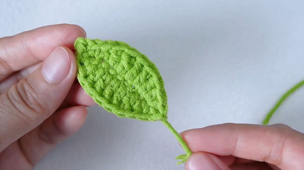 Crochet ROSE POT Pattern (5)