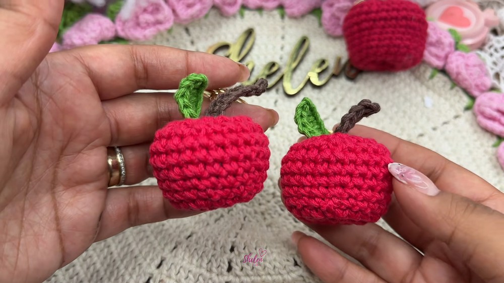 Easy Crochet Apple Keychain Tutorial 🍎 Step-by-Step Amigurumi (4)