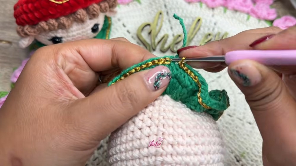 How to Crochet Elf Ornaments Christmas Amigurumi Step by Step 7