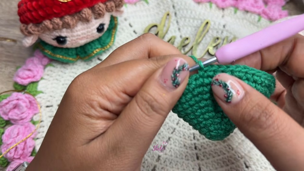 How to Crochet Elf Ornaments Christmas Amigurumi Step by Step 8