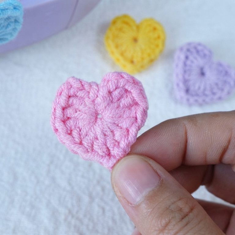 How to Crochet Mini Heart (1)