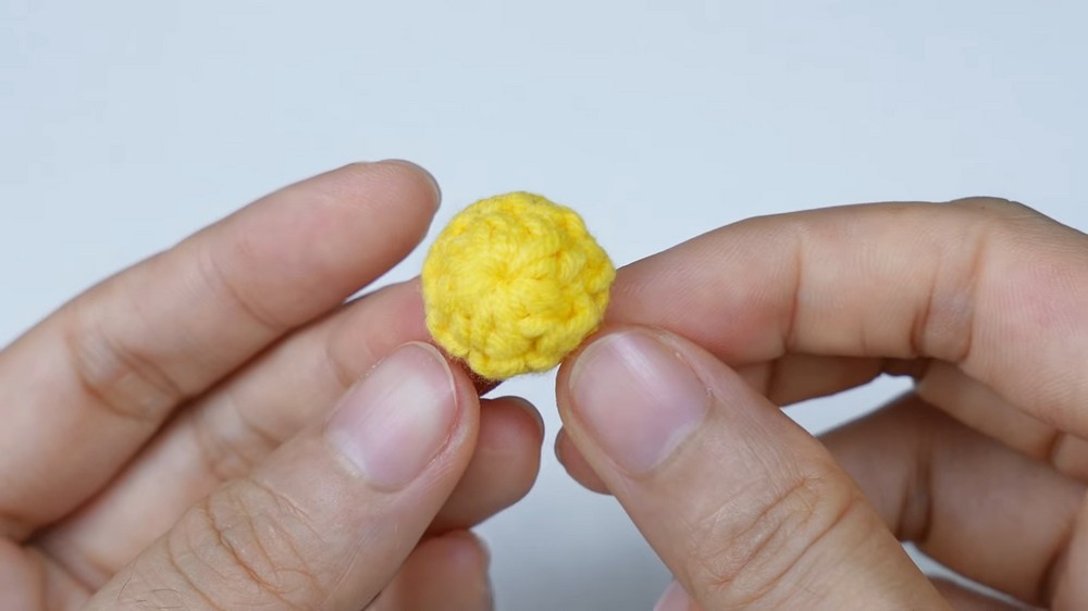 How to Crochet a Mini Flower Pot Pattern (3)