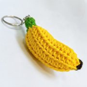 How to crochet an Amigurumi Banana keychain (1)