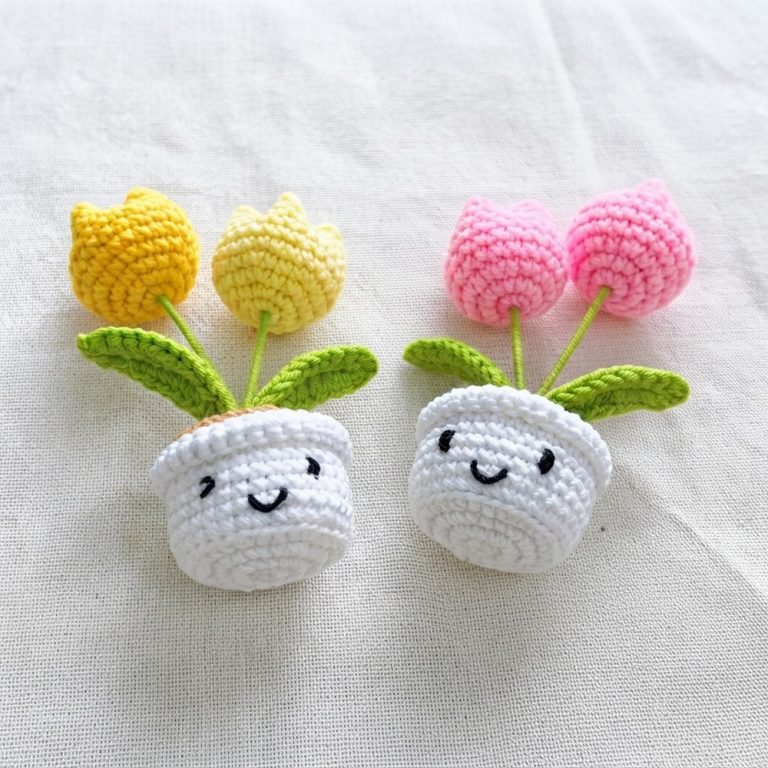 How to crochet mini Tulip Pot for beginners (9)