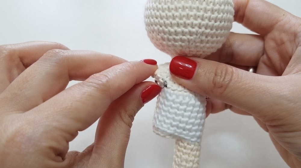 OKTOBERFEST GIRL AMIGURUMI 5