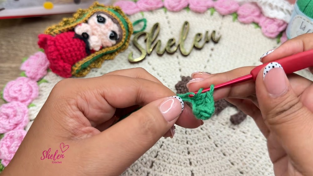 Saint Jude Thaddeus Crochet Keychain 8 cm Easy Tutorial for Beginners Amigurumi Keychain (7)