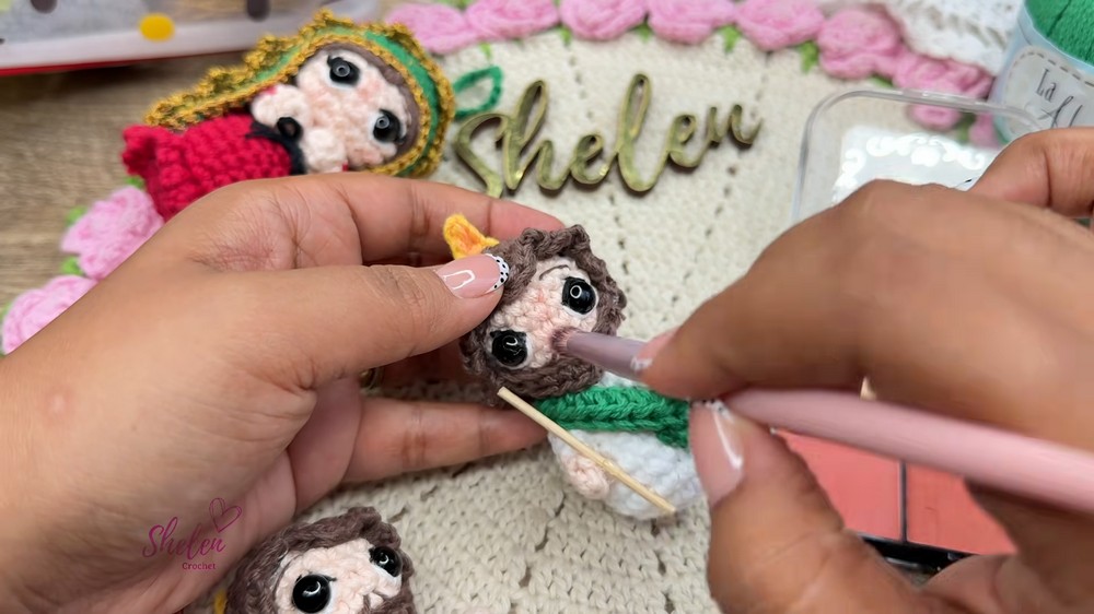 Saint Jude Thaddeus Crochet Keychain 8 cm Easy Tutorial for Beginners Amigurumi Keychain (8)