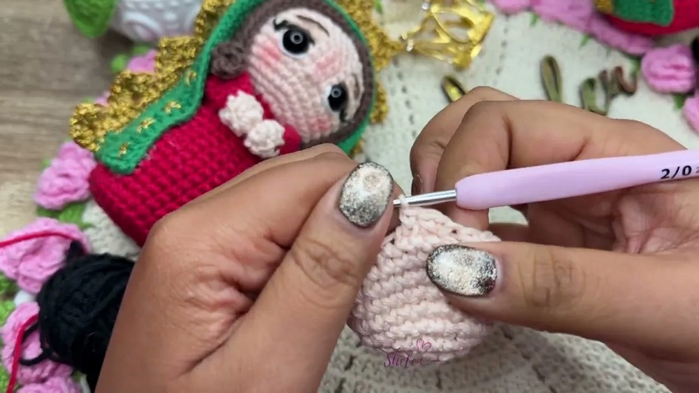 Virgin Mary Amigurumi Mini Tutorial (10 cm) Crochet for Beginners 3