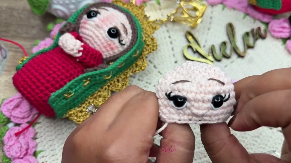 Virgin Mary Amigurumi Mini Tutorial (10 cm) Crochet for Beginners 4