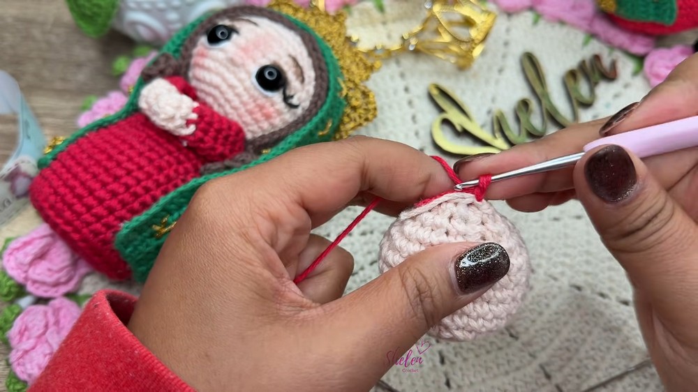 Virgin Mary Amigurumi Mini Tutorial (10 cm) Crochet for Beginners 5