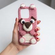 _Crochet Phone Case with Stunning Embellishments DIY Project (14)