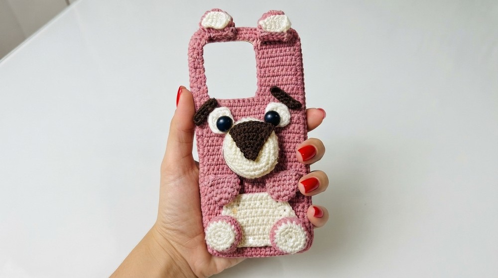 _Crochet Phone Case with Stunning Embellishments DIY Project (9)