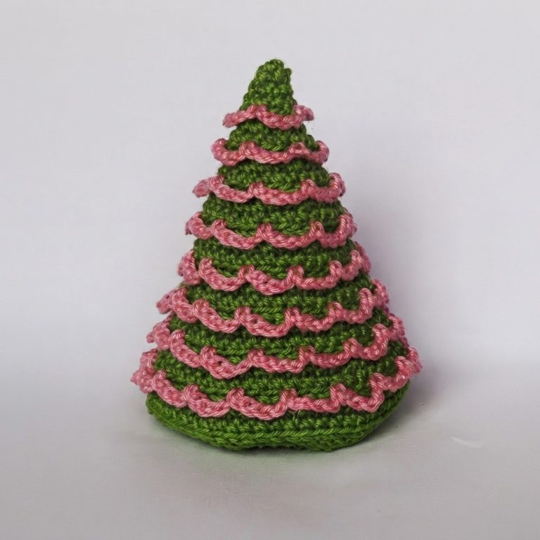 How To Crochet 3d Christmas Tree (10)