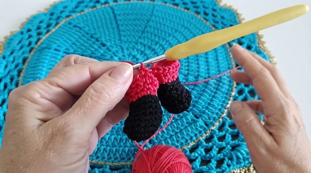 How To Crochet Crocheted Santa Claus Amigurumi (3)